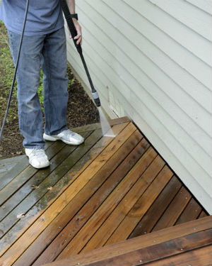 how to pressure wash a house